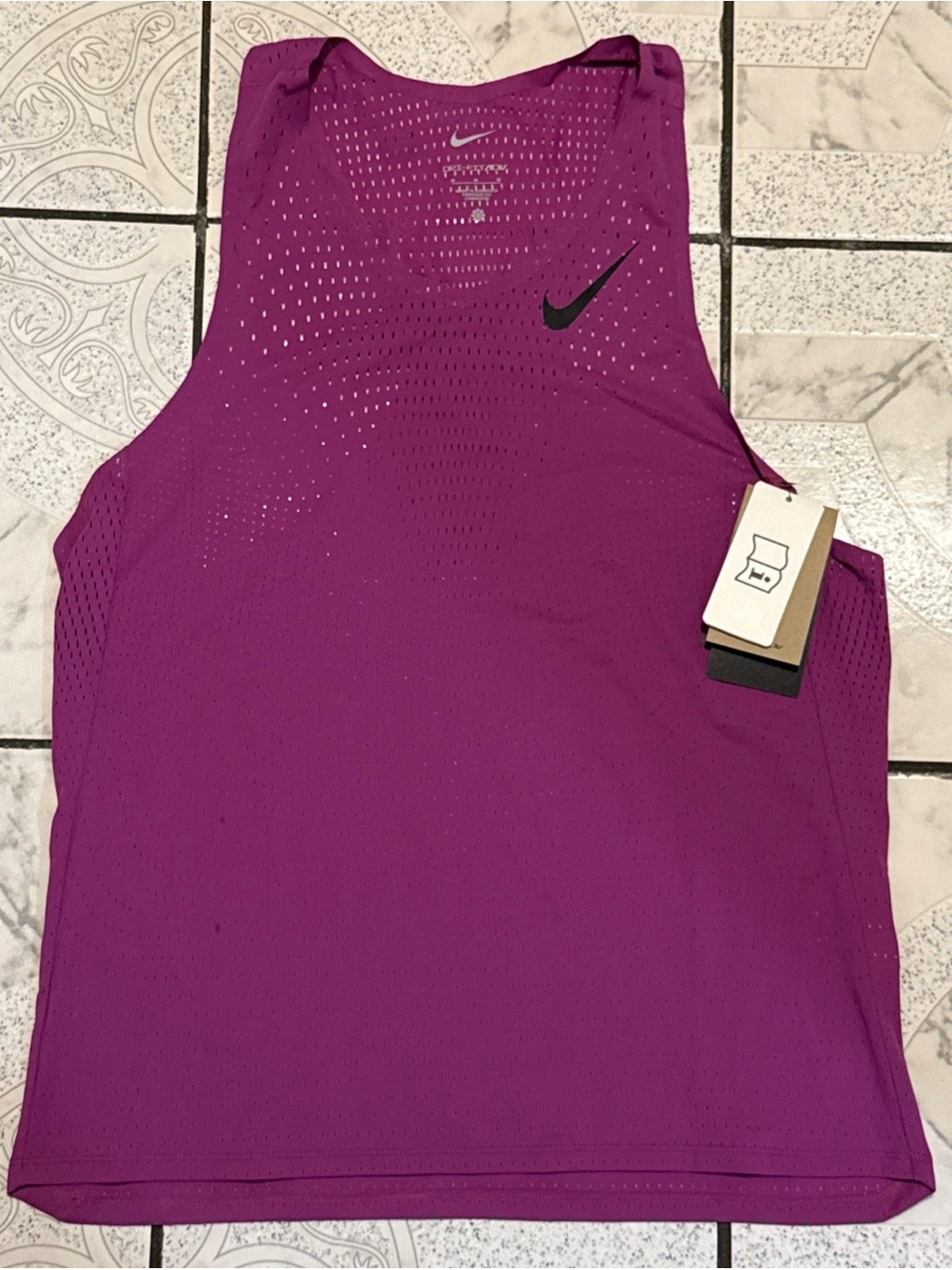 Nike Aeroswift Dri-FIT ADV Running Singlet Fuchsia Men’s Size Medium FN4231-518